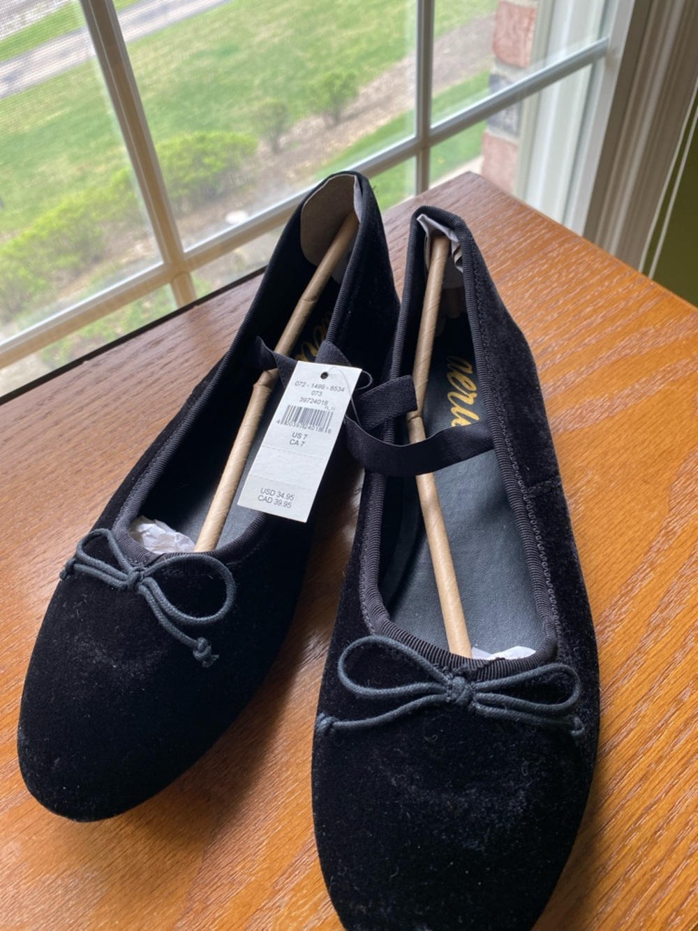 aerie Black Velvet Ballet Flats Mary Jane with Bow Detail - size 7 - NWT